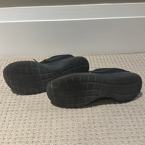 Women’s Roshe One 'Black Anthracite - Size 6 - Picture 2 of 2